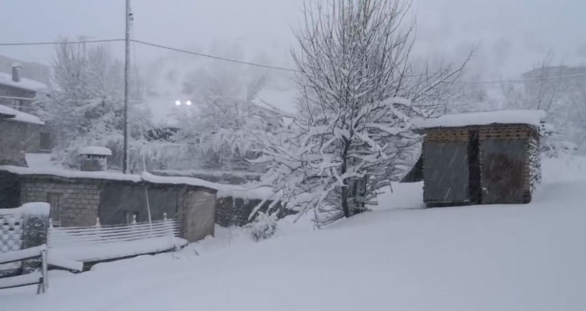 Κακοκαιρία Bianca: Πού θα “χτυπήσει” τις επόμενες ώρες με χιόνια και καταιγίδες – Δείτε LIVE την πορεία της