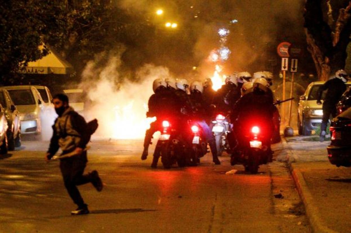 Τι πιστεύουν οι πολίτες για την αστυνομική βία και τα επεισόδια σε Ν. Σμύρνη και ΑΠΘ (Πίνακες)
