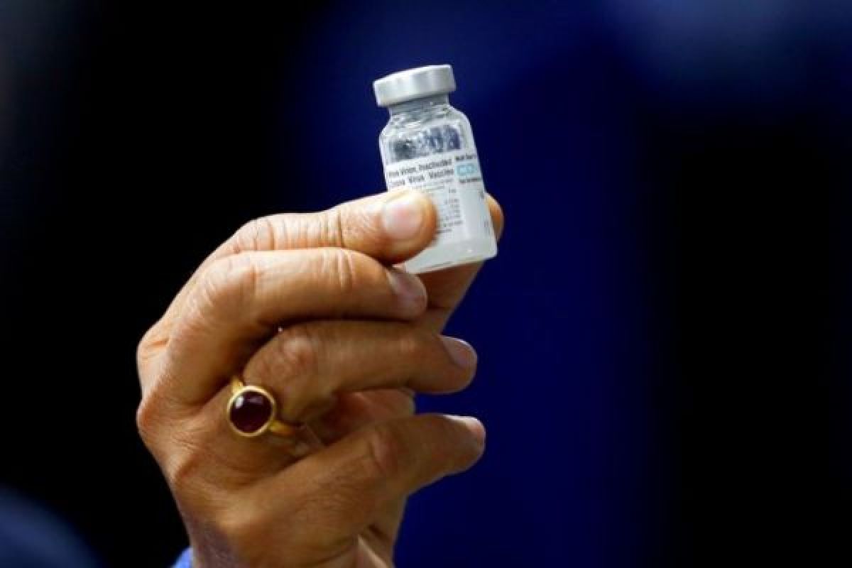 Βασιλακόπουλος: Τι πρέπει να γίνει με όσους δεν εμβολιάζονται -«Η πειθώ δεν φτάνει»