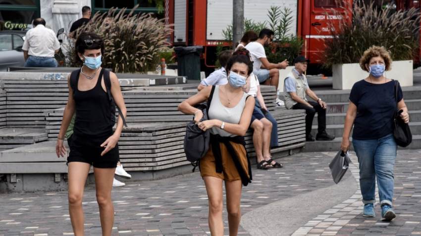 Χωρίς μάσκες από σήμερα -Σε ποιες περιπτώσεις παραμένουν