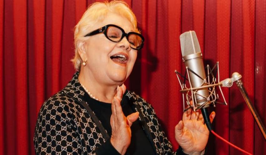 Μαίρη Λίντα: «Γιατί να έχω παράπονο; Τη ζωή μας εμείς τη φτιάχνουμε»