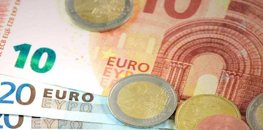 Καταγγελία: Παρακράτηση 30 ευρώ από μισθούς δημοσίων υπαλλήλων