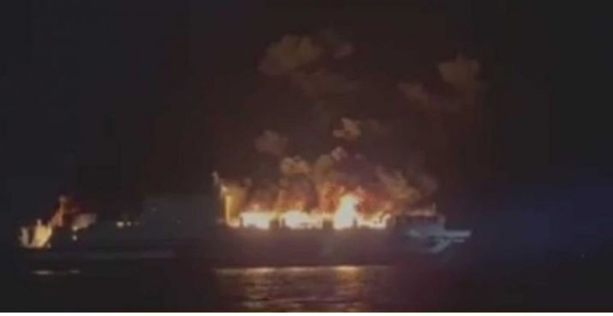 Σε σωστικές βάρκες οι επιβάτες του πλοίου που πήρε φωτιά στο δρομολόγιο Ηγουμενίτσα – Μπρίντεζι