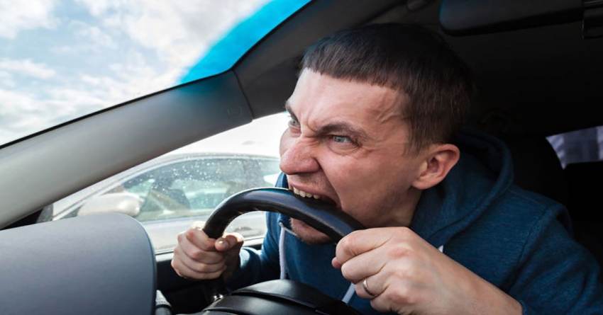 «Εξαλλοι» οι Ελληνες στους δρόμους