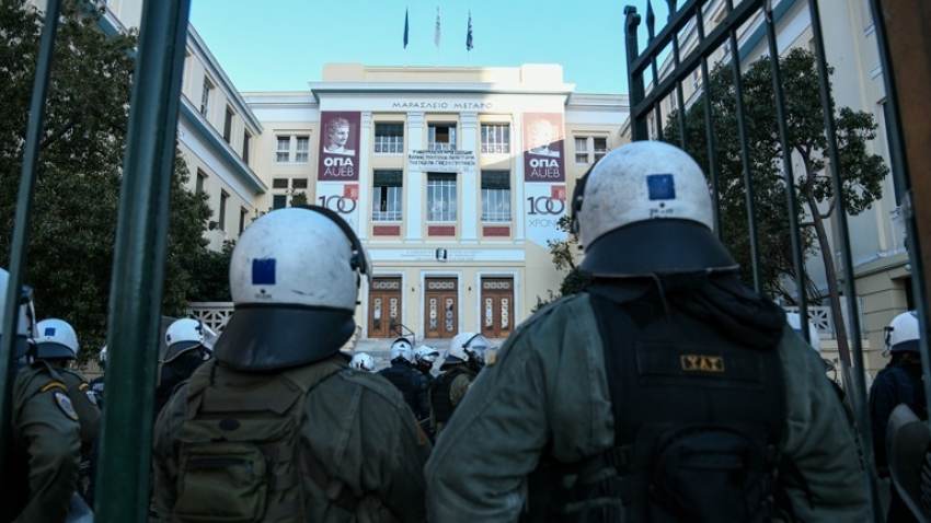 1.000 Πανεπιστημιακοί απαντούν στην Υπουργό Παιδείας