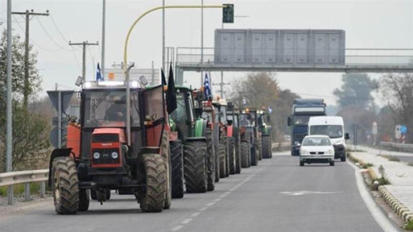 Αγρότες Λάρισας: Κάθοδος στην Αθήνα και κλείσιμο συνόρων με τρακτέρ