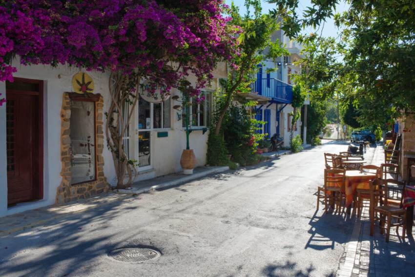 Αυτό είναι το ελληνικό χωριό που έχει ήλιο 320 ημέρες το χρόνο