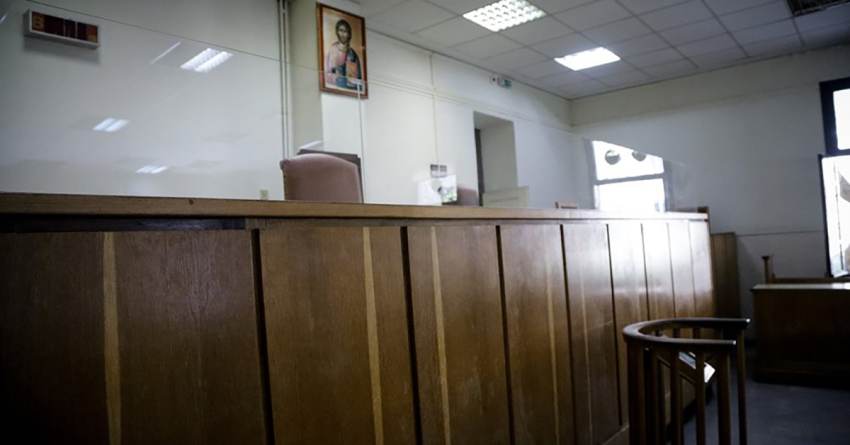 Νόμιμη η απόλυση εργαζόμενου κατά τη διάρκεια κανονικής άδειας λέει για πρώτη φορά δικαστική απόφαση