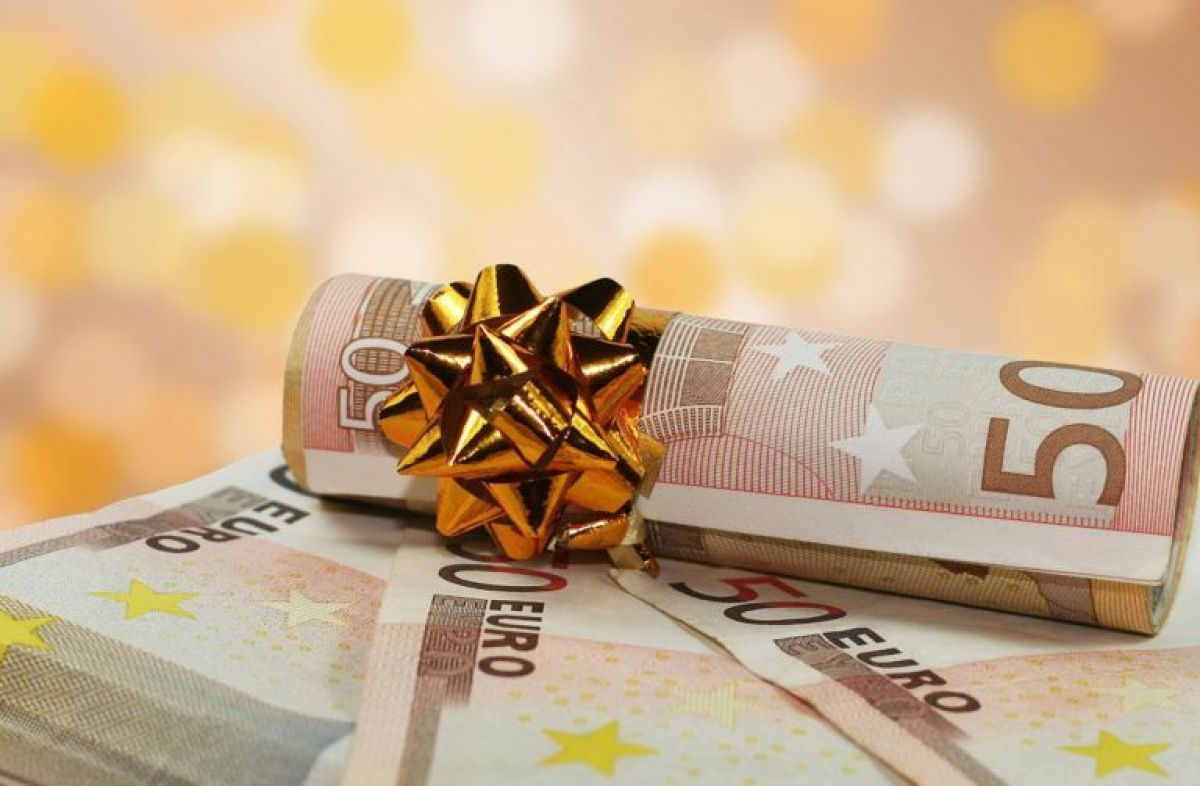 Ποιοι συνταξιούχοι χάνουν την έκτακτη ενίσχυση των 250 ευρώ