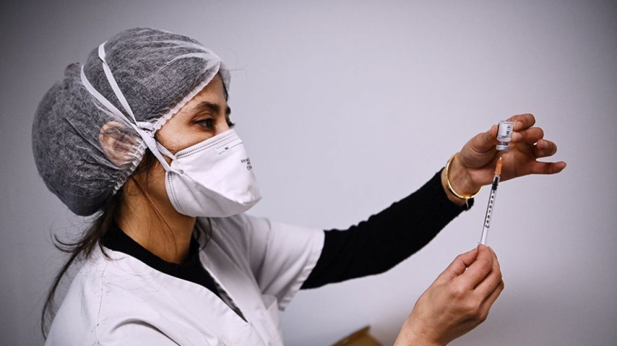 Κορωνοϊός: Ραντεβού για εμβολιασμό κλείνουν και οι 40άρηδες