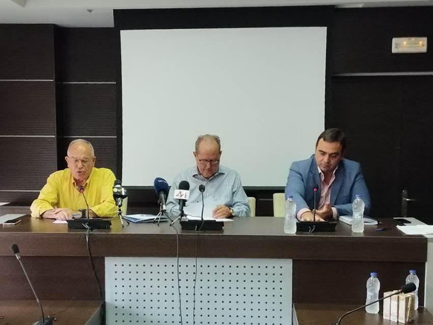 Συμβάσεις για τρία έργα στη Λακωνία υπέγραψε ο περιφερειάρχης Πελοποννήσου Π. Νίκας σήμερα το μεσημέρι, στην Σπάρτη