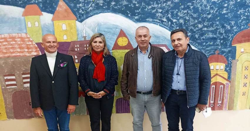Στο Δημοτικό σχολείο Ξηροκαμπίου η Υφυπουργός Παιδείας Ζ. Μακρή