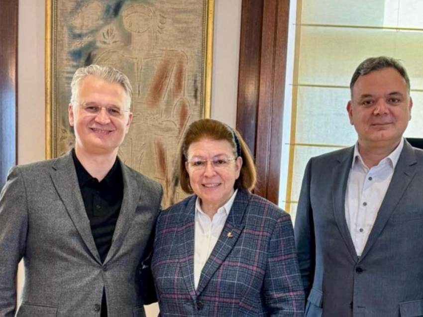 Συνάντηση του Περιφερειάρχη Πελοποννήσου Δημήτρη Πτωχού με την Υπουργό Πολιτισμού Λίνα Μενδώνη