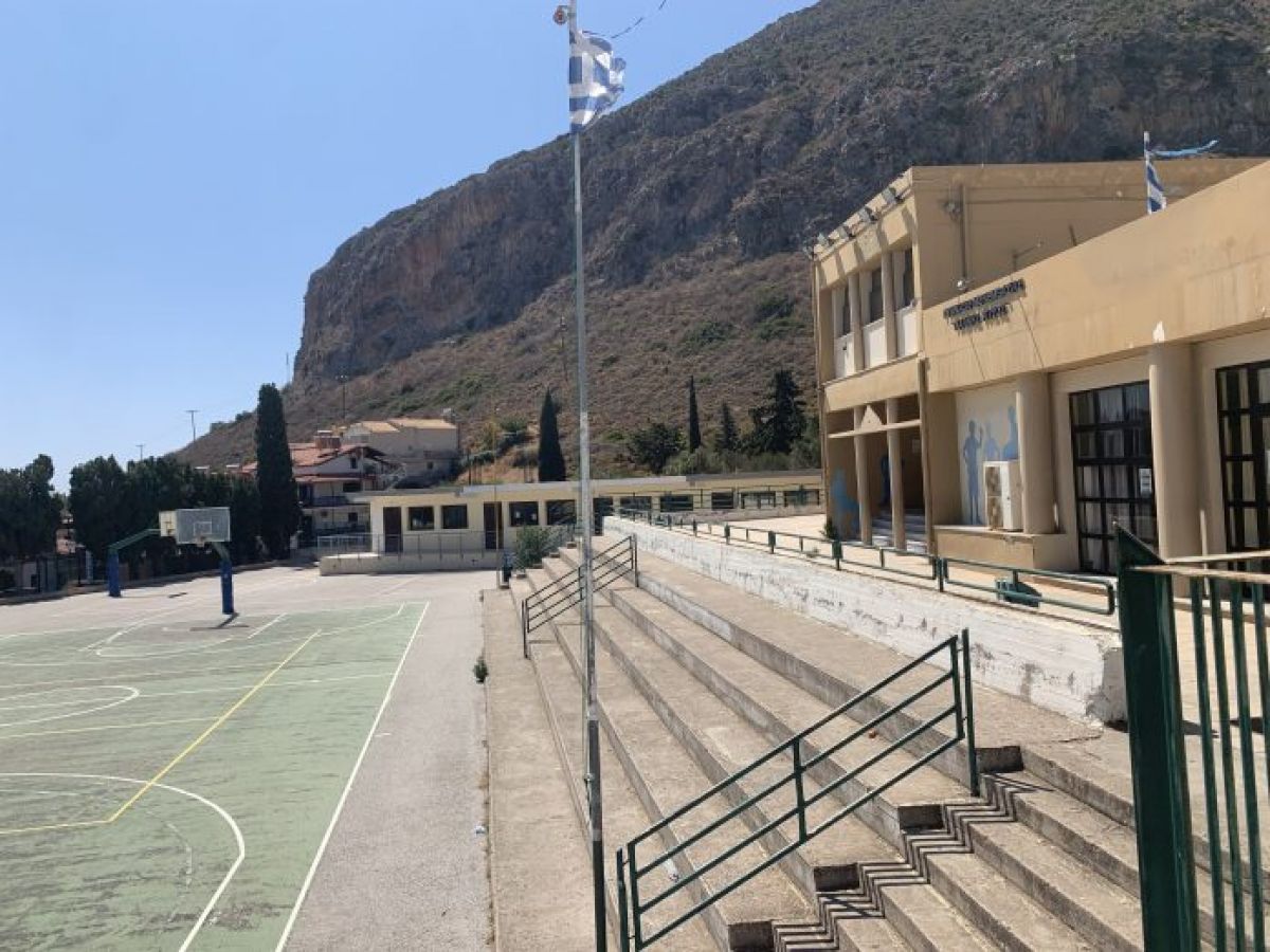 Επέκταση του Λυκείου Μονεμβασίας.
