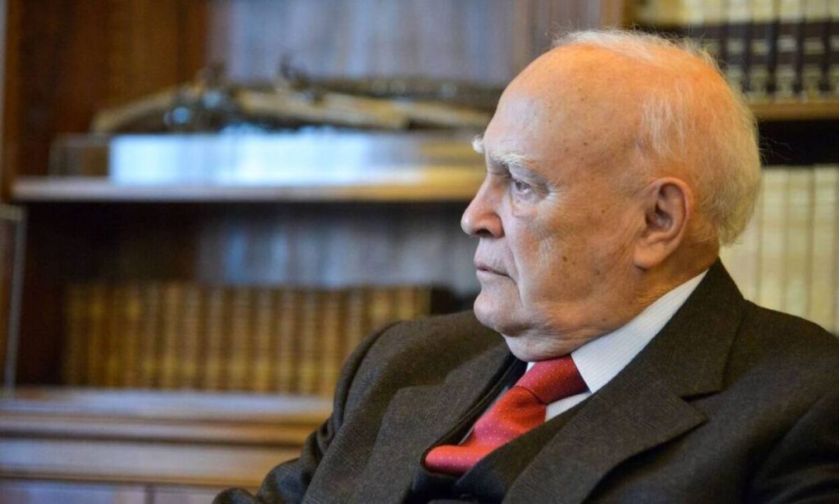 Κάρολος Παπούλιας: Με τιμές αρχηγού κράτους η κηδεία του – Τριήμερο δημόσιο πένθος