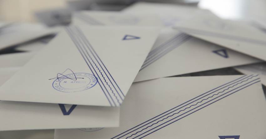 Μαξίμου: Στον «πάγο» ο ανασχηματισμός, «ζεσταίνονται» οι πρόωρες εκλογές -Οι 3+1 προϋποθέσεις