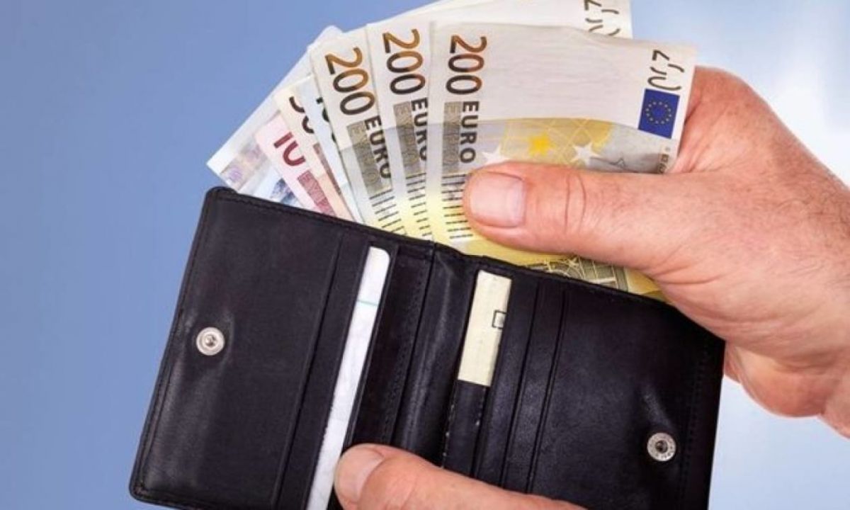 «Το αφεντικό τρελάθηκε»: 1.200 ευρώ μισθός χωρίς υποχρέωση!