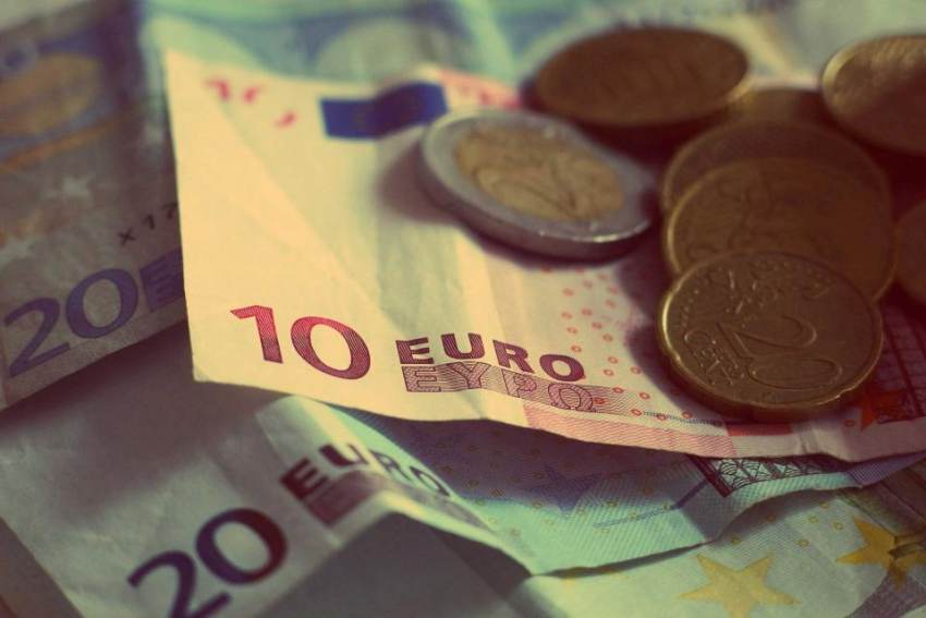 Μέτρα στήριξης: Ποιά επιδόματα θα δοθούν φέτος σε νοικοκυριά και νέους