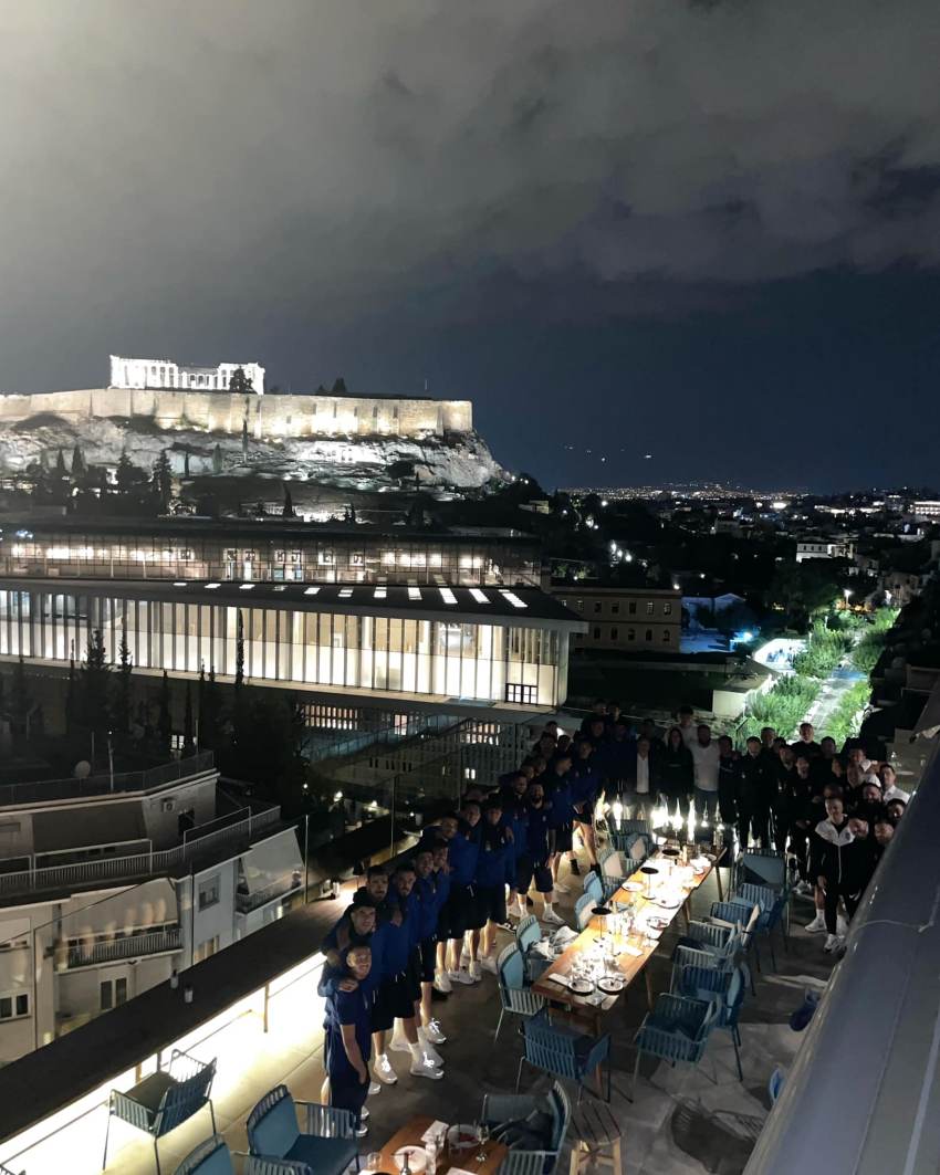 Εθνική Ελλάδας: Δείπνο συσπείρωσης με θέα την Ακρόπολη παρουσία Μπαλτάκου