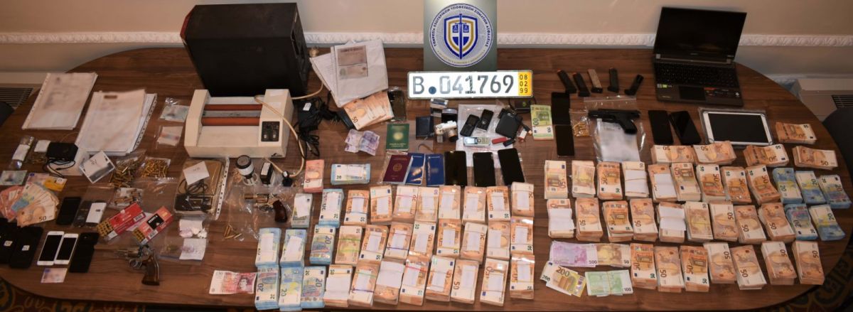 Εξαρθρώθηκε εγκληματική οργάνωση παράνομων ελληνοποιήσεων, με κύρια δράση στην Αττική