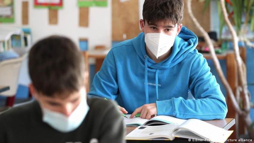 Άρση της μάσκας σε εκπαιδευτικές δομές - εξαιρούνται οι εξετάσεις