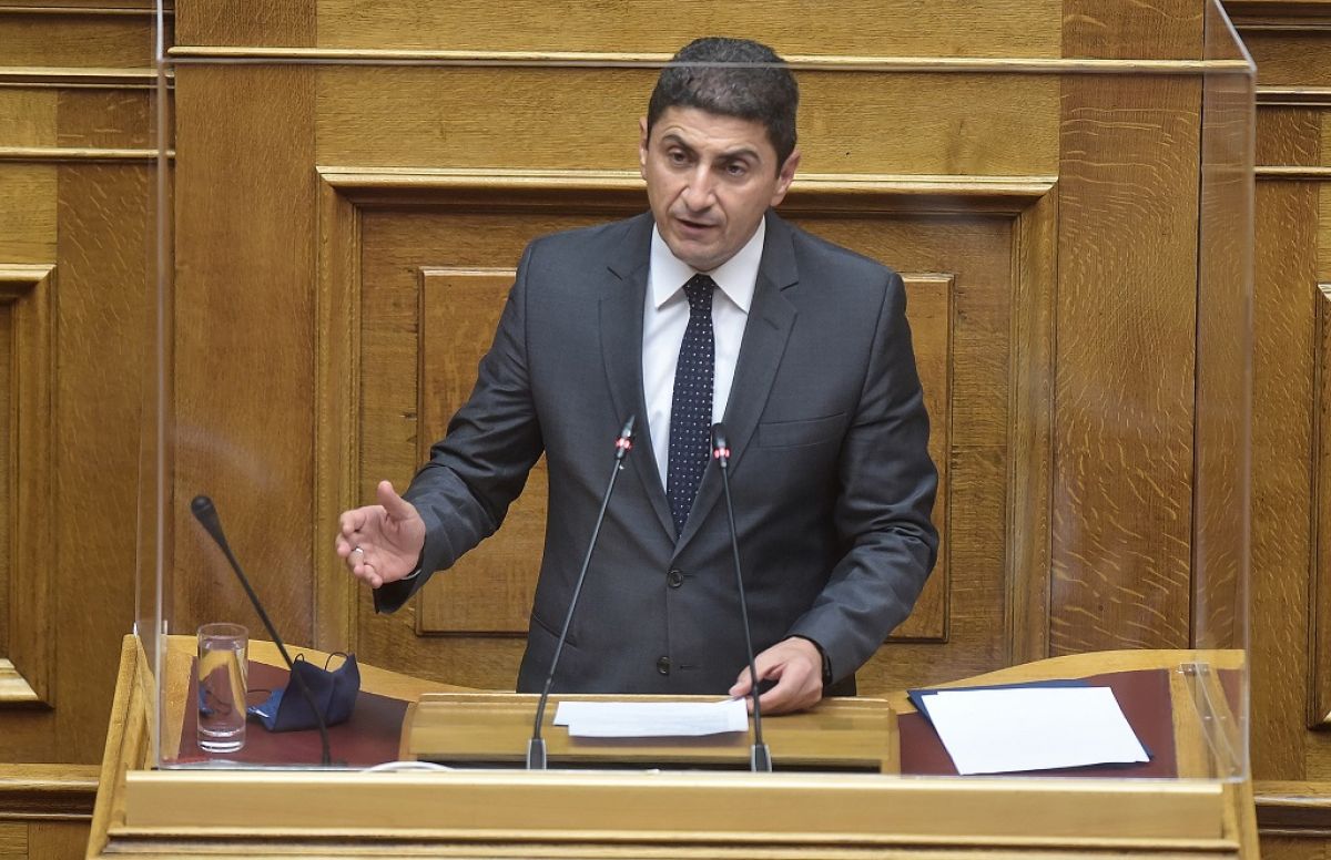 Λ. Αυγενάκης: «Με “ιδιώνυμο” και νέο πλαίσιο για νόμιμη λειτουργία των Λεσχών Φιλάθλων και των οργανωμένων μετακινήσεών τους, ενισχύουμε τη μάχη για την αντιμετώπιση της βίας στον αθλητισμό»