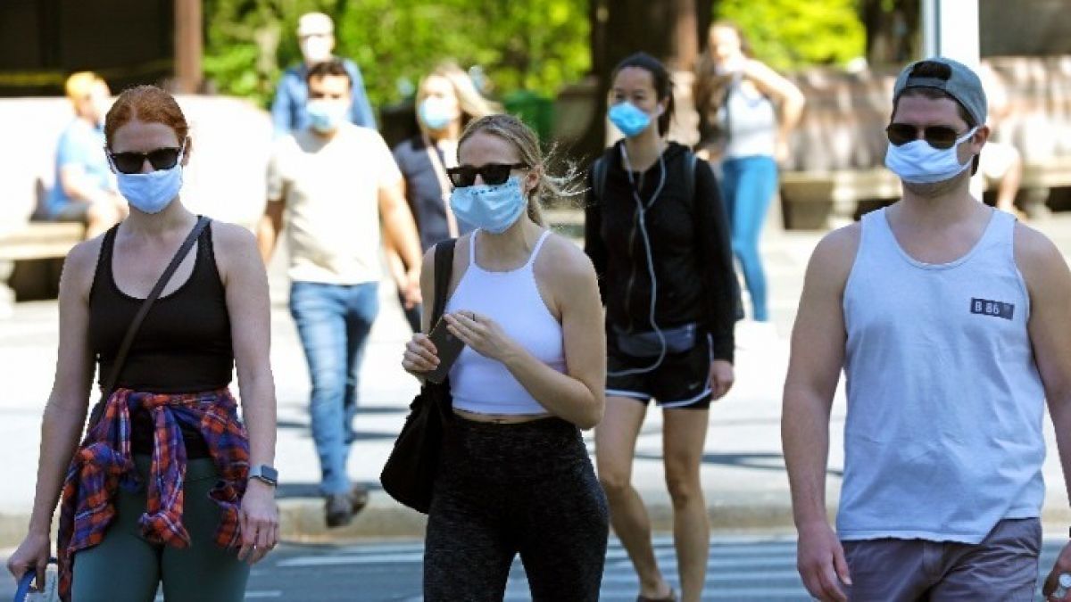 Πότε βγάζουμε τις μάσκες στους εξωτερικούς χώρους