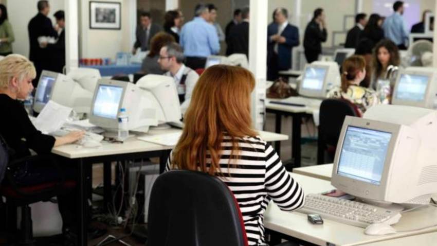 Δημόσιοι υπάλληλοι: Παρέμβαση σε τρία μέτωπα για αποδοχές και συνταξιοδοτικό