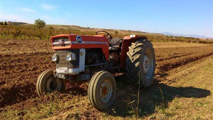 Εξοντωτικές εισφορές γονατίζουν 450.000 αγρότες