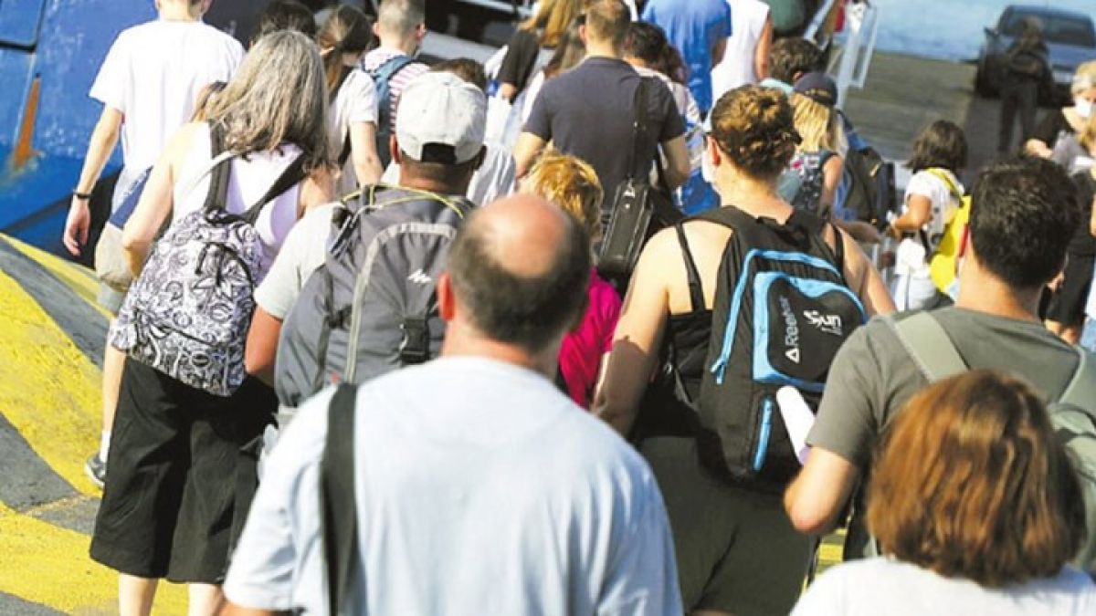 Συναγερμός για βεβαιώσεις «μαϊμού» - Σήμα κινδύνου από την Ιντερπόλ για πλαστά μοριακά τεστ