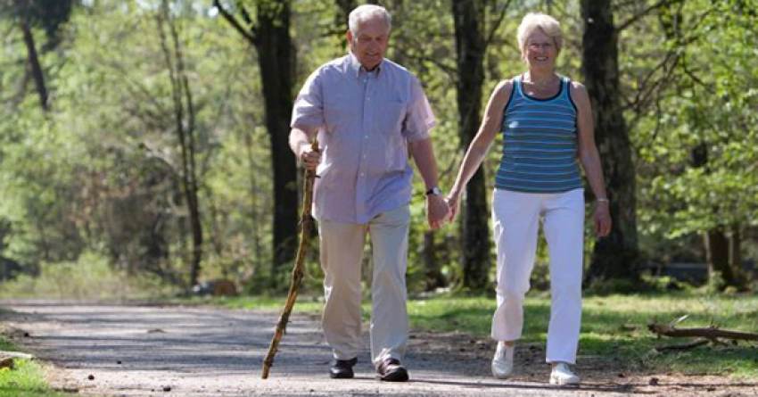 Μελέτη: 14% μικρότερη πιθανότητα καρδιακού για τους άνω των 70 με 500 έξτρα βήματα την ημέρα
