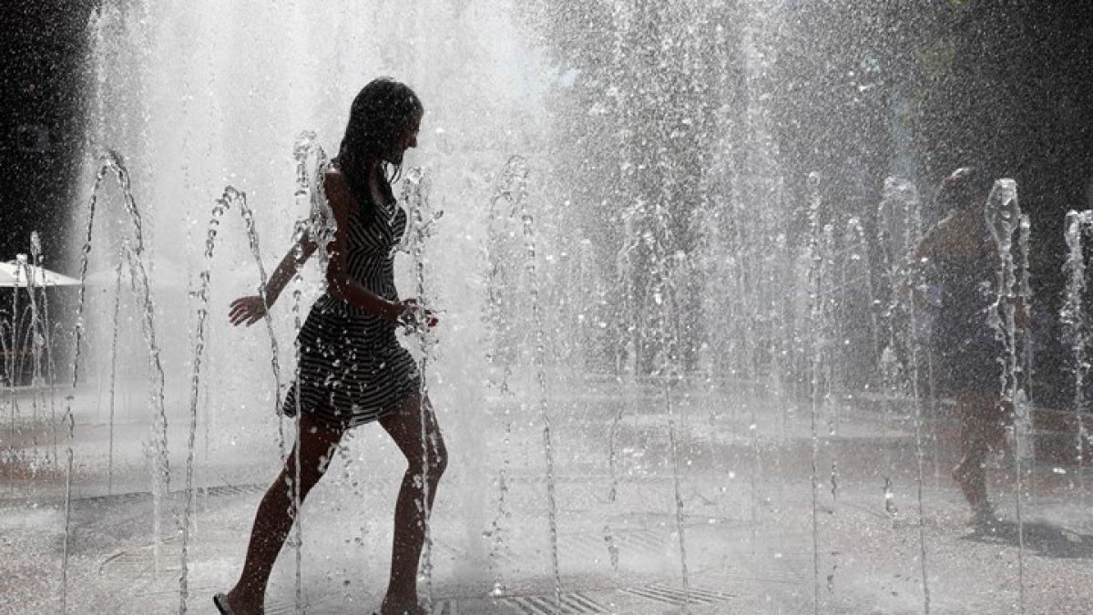 Σε συναγερμό για τον καύσωνα διαρκείας - Όλα όσα πρέπει να ξέρετε