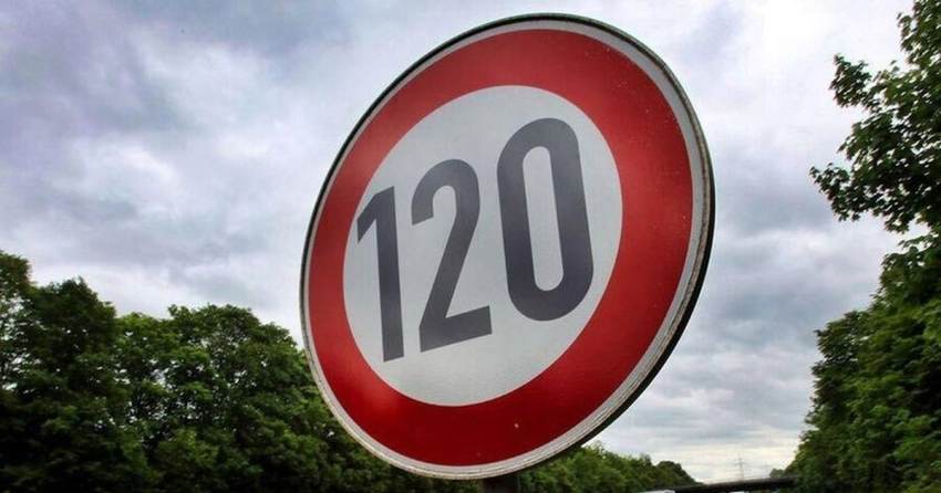 Έρχεται μείωση της ταχύτητας στους αυτοκινητόδρομους;