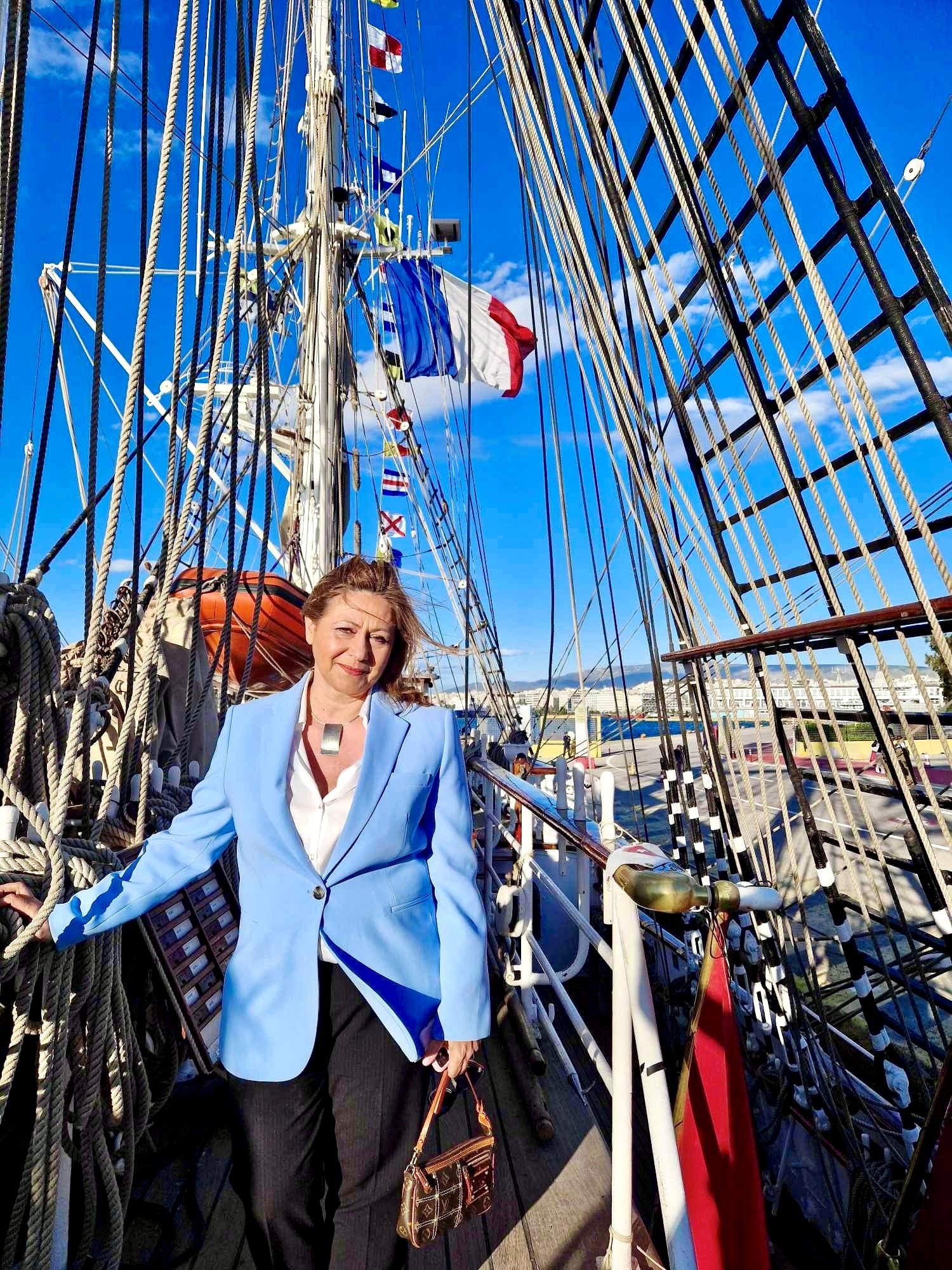 ΞΕΝΑΓΗΣΗ ΣΤΟ ΙΣΤΙΟΦΟΡΟ «BELEM»  ΛΙΓΟ ΠΡΙΝ ΤΗΝ ΜΕΤΑΦΟΡΑ ΤΗΣ ΟΛΥΜΠΙΑΚΗΣ ΦΛΟΓΑΣ