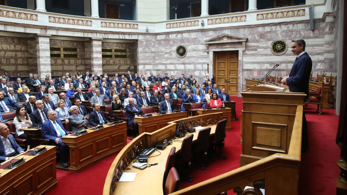 12 νομοσχέδια μέσα στο καλοκαίρι - Έρχονται πριμ παραγωγικότητας, talent visa και νέος Κ.Ο.Κ.